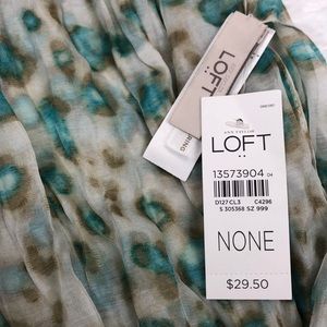NWT Loft Patterned Scarf